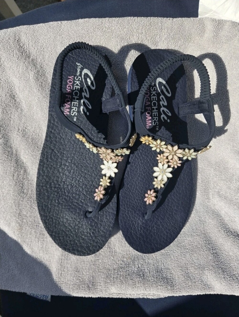 Skechers Floral Flip Flops Sandals 119665 Things Size 8 Navy/Multi Yoga Foam